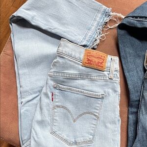 Levi's Women's Straight Leg Jeans in Light Blue